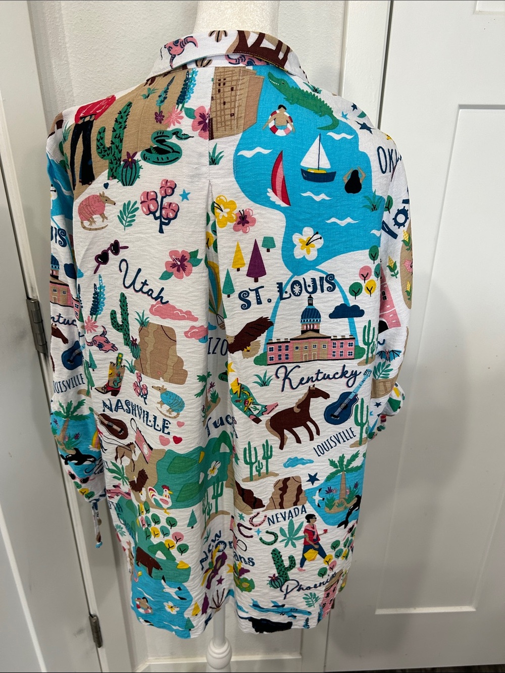 John Mark women’s Colorful USA State Map Button-Up Shirt - Picture 5 of 17